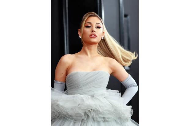 Dass Ariana Grande im Laufe der Jahre von einem Teenager zu einer jungen Frau herangewachsen ist, scheint ihren Kritikern en...