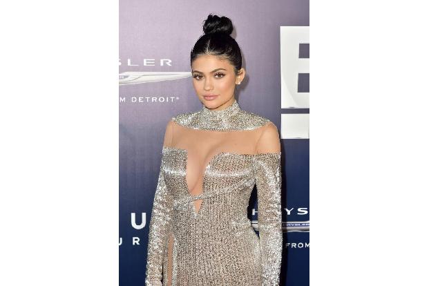 Kylie gegen Kylie — es kann nur eine geben. Als Kylie Jenner 2016 versuchte, ihren Vornamen als Markenzeichen zu etablieren,...