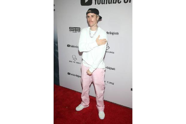 Justin Bieber wird auf Schritt und Tritt von seinen Fans verfolgt. Daher ist es kein Wunder, dass der Sänger gern mal komple...