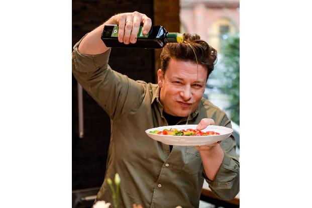 Jamie Oliver setzt sich leidenschaftlich für natürliche Zutaten und gesunde, ausgewogene Ernährung ein. Dazu passt selbstver...
