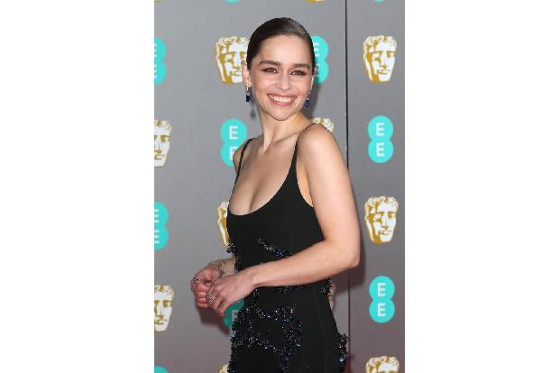 Emilia Clarke spendet sich selbst. Sie sucht nach Geldgebern für ihre Stiftung SameYou, die sich um Menschen mit Hirnverletz... Emilia Clarke spendet sich selbst. Sie sucht nach Geldgebern für ihre Stiftung SameYou, die sich um Menschen mit Hirnverletz...
