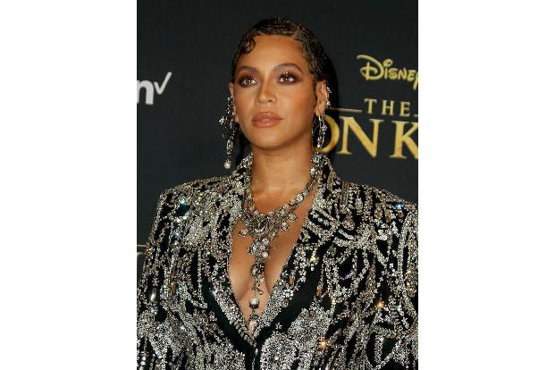 Beyoncé hat einen Bodyguard, der ihr auf Schritt und Tritt folgt. Auch ins Schlafzimer? Julie De Boer soll jahrelang etwas m...