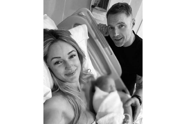 Ronan Keating und seine Frau Storm sind gerade wieder Eltern geworden. Damit hat der Sänger insgesamt fünf Sprösslinge, die ... Ronan Keating und seine Frau Storm sind gerade wieder Eltern geworden. Damit hat der Sänger insgesamt fünf Sprösslinge, die ...