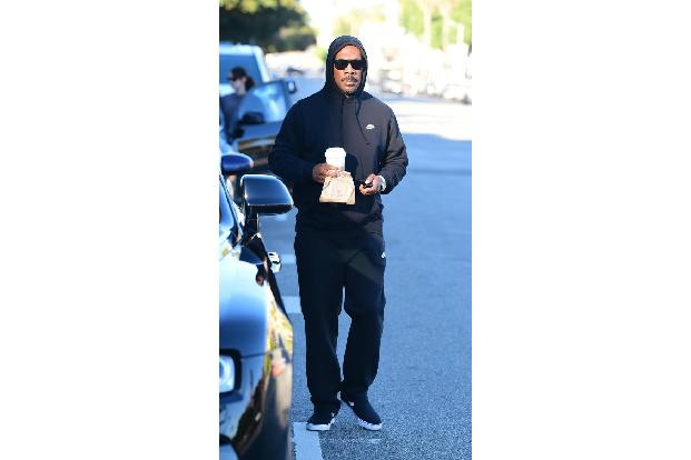 Eddie Murphy kann tatsächlich eine Fußballmannschaft aufstellen, wenn er selbst mitspielt — der Schauspieler hat insgesamt 1...