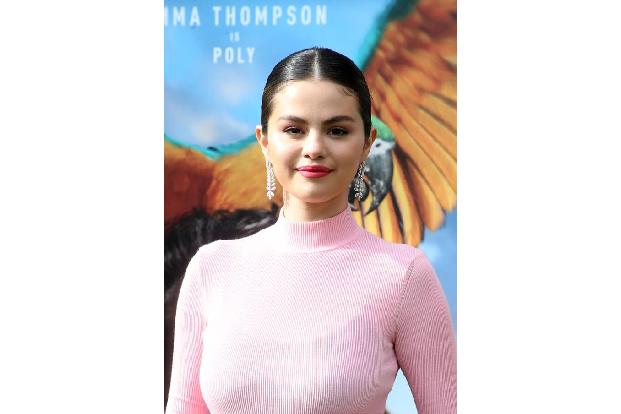 Selena Gomez hat eine Spenderniere, doch das hielt sie am Mittwoch nicht davon ab, mit ein paar Freunden auf für ein Burrito...