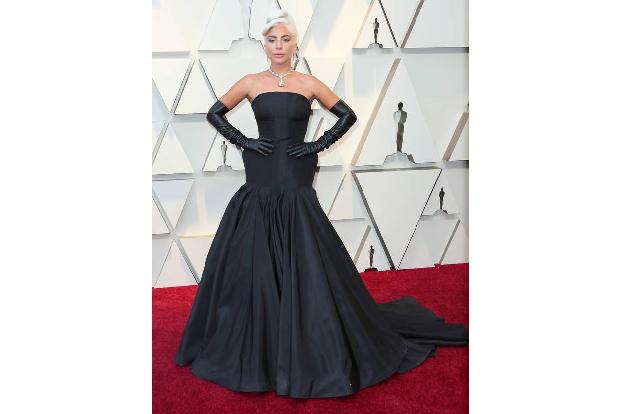 ...'Chromatica' herauskommen soll. Dabei hätte Lady Gaga den Track fast ganz weggeschmissen, so sehr habe der Leak sie enttä...
