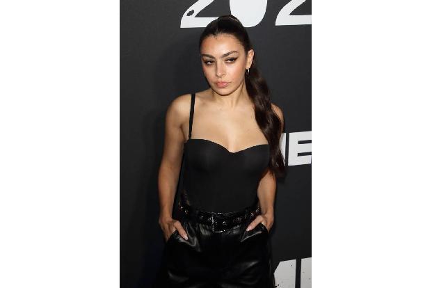 Charli XCX wurde 2016 Opfer eines Leaks. Das traf sie so hart, dass sie sich entschied, ihr gesamtes drittes Album wegzuwerf...