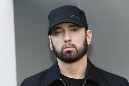 Ende vergangenen Jahres erregte Eminem Aufmerksamkeit, als ein Clip aus einem unveröffentlichten Song im Netz auftauchte. In...