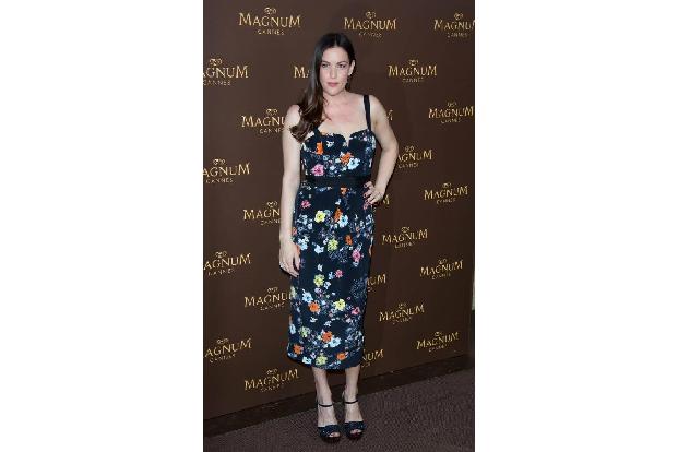 'Herr der Ringe'-Star Liv Tyler hat sich ebenfalls in Givenchy geworfen.