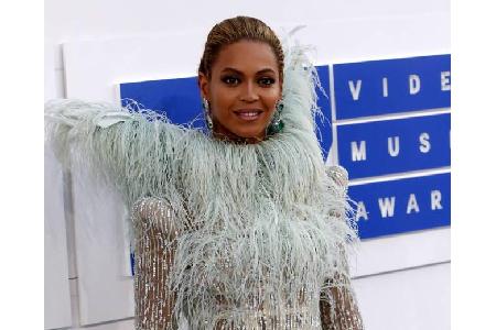 ...haufenweise Drohbriefe an Beyoncé, durchsetzt mit religiösen Wahnvorstellungen. Die Sängerin erwirkte 2011 eine einstweil...