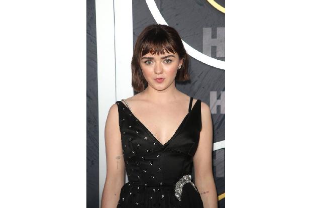 In ‘Game of Thrones’ spielten sie Schwestern, die sich längst nicht immer einig waren. Im wahren Leben sind Maisie Williams ...