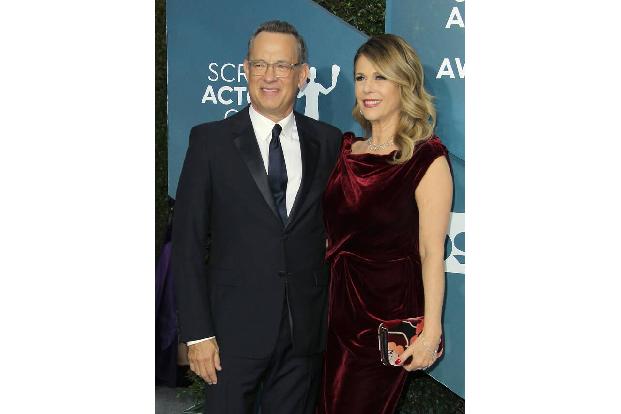 Tom Hanks und Rita Wilson sind seit dem vergangenen Wochenende waschechte Griechen. Der griechische Premierminister Kyriakos... Tom Hanks und Rita Wilson sind seit dem vergangenen Wochenende waschechte Griechen. Der griechische Premierminister Kyriakos...