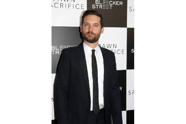 Auch Tobey Maguires Vater soll zwei Jahre hinter schwedischen Gittern verbracht haben. Der Grund: ein Banküberfall. Diesen h...