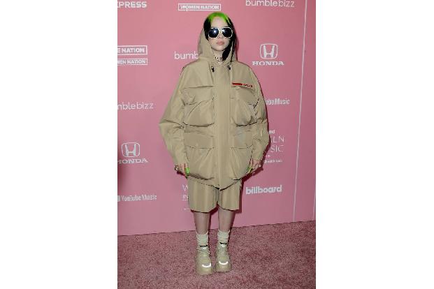 ...beliebt war Billie Eilish, die das Jahr ihres Lebens hinter sich gebracht hat. Ihre Songs wurden insgesamt 6 Milliarden M...