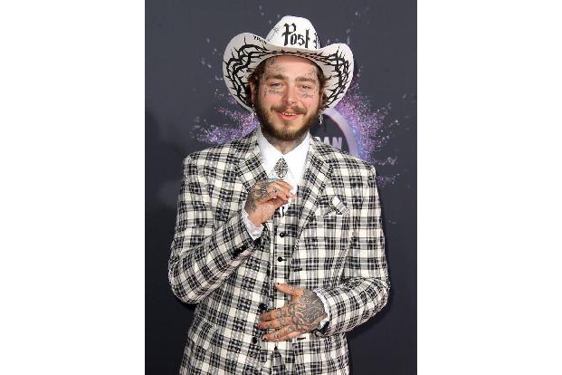 ...Post Malone mit seinem Kollegen Swae Lee zusammen. Es war eine gute Entscheidung, denn ihr gemeinsames Werk ist der am dr...