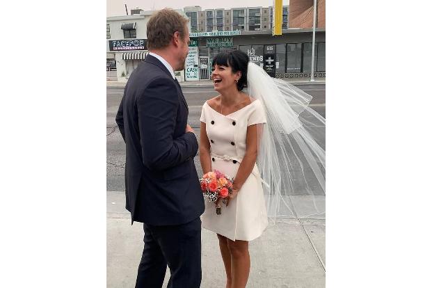 Lily Allen und David Harbour haben es getan: Am Montag (7. September) heirateten die Sängerin und der Schauspieler in Las Ve... Lily Allen und David Harbour haben es getan: Am Montag (7. September) heirateten die Sängerin und der Schauspieler in Las Ve...