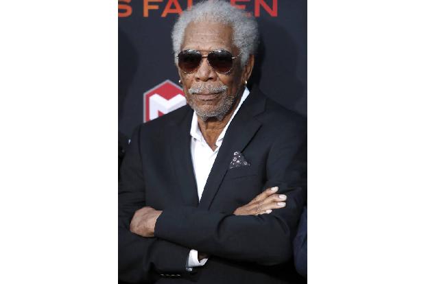 Morgan Freeman ist ebenfalls ein passionierter Flieger, musste allerdings schon brenzlige Situationen überstehen: 2015 überl...