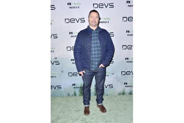Comedian Nick Offerman ist mit 'Parks & Recreation' bekannt geworden, doch der Schauspieler hat auch den Offerman Woodshop g...