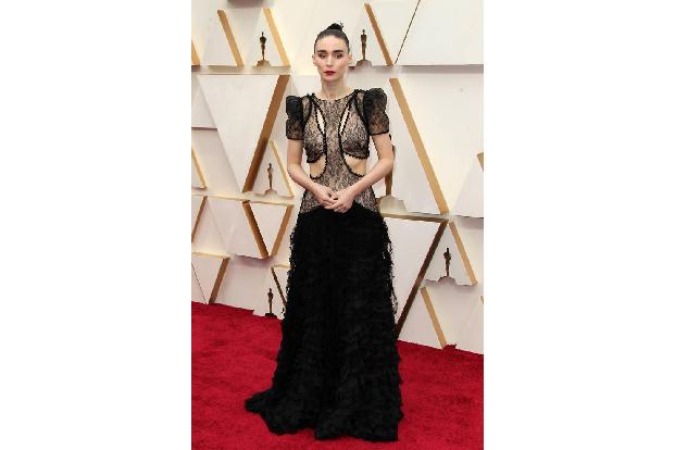 ...Partnerin Rooney Mara, die seit vielen Jahren vegan lebt und immer wieder auf den Missbrauch von Tieren nicht nur in der ...
