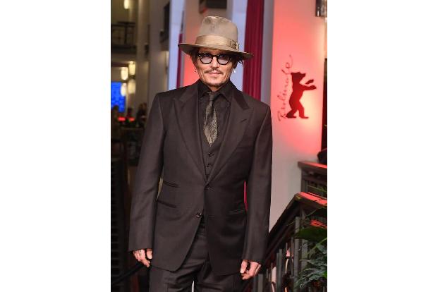 Johnny Depp sammelt Barbie- und Ken-Puppen. Als seine Kinder noch klein waren, habe er oft mit ihnen gespielt, und so einen ...