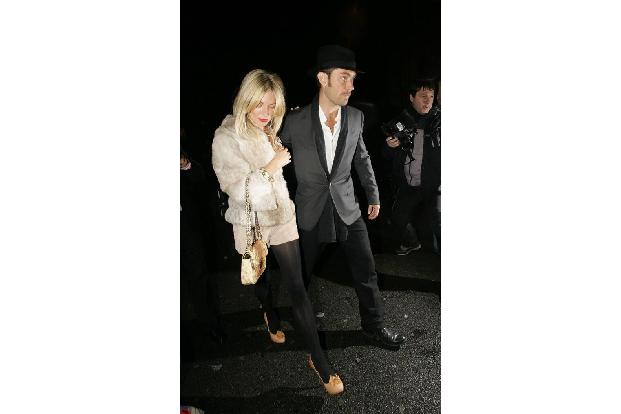 Jude Law und Sienna Miller galten zwar als Traumpaar, konnten aber lange Zeit weder ohne noch miteinander. Nachdem sie sich ...