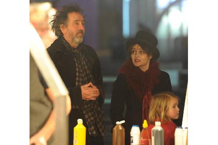 Schauspielerin Helena Bonham Carter und Kultregisseur Tim Burton lebten nach ihrer Hochzeit Tür an Tür, aber dennoch getrenn...