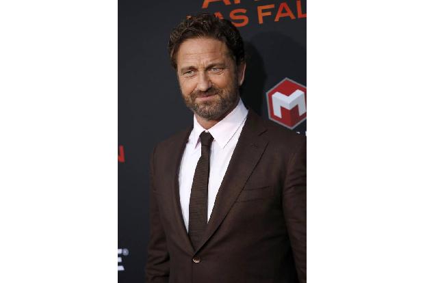 Auch bei Gerard Butler ist es das linke Ohr: Nach einer Operation als Kind ist sein linkes Ohr deformiert, der Darsteller le...