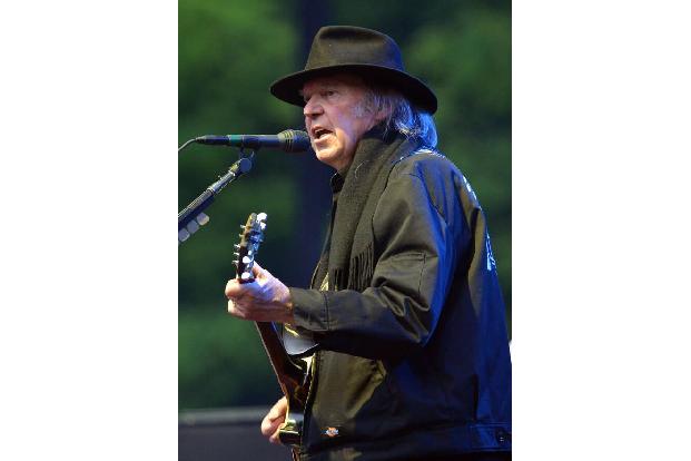 …ließen Adele, die Foo Fighters, Neil Young (Foto) und Elton John die Nutzung ihrer Songs für Wahlkampfzwecke mehrfach unter...