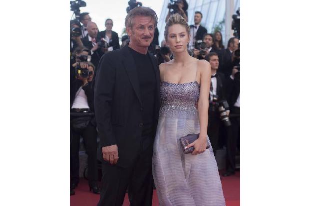...Exfrau Robin Wright hat er zwei Kinder. Hier zu sehen ist Dylan, die bereits 29 Jahre alt ist (ein Jahr älter als Seans n...