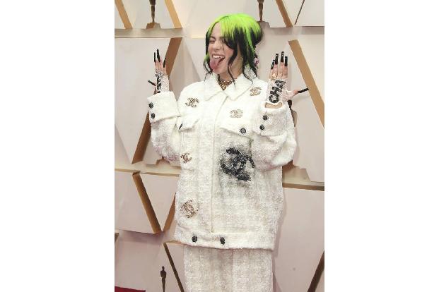 Für musikalische Untermalung sorgte unter anderem Billie Eilish, die ihren Zuhörern mit ihrer Version des Beatles-Hits 'Yest...