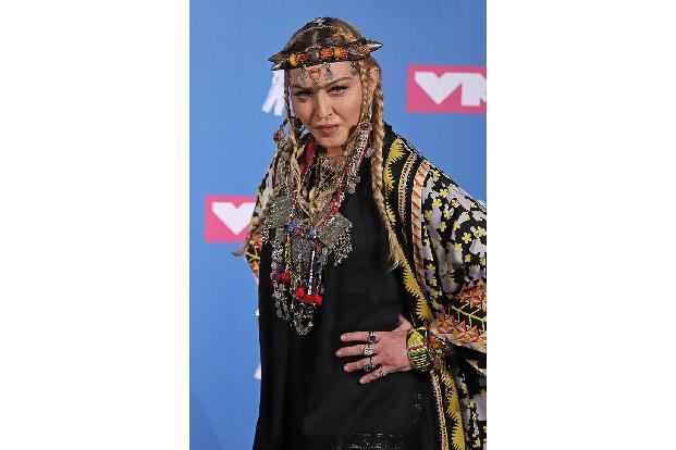 Natürlich kann es immer wieder zu Verspätungen kommen, doch in diesem Fall wiegen die drei Stunden besonders schwer: Madonna...