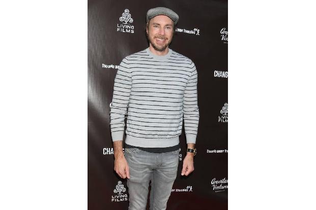 Kristen Bells Mutter Lorelei wollte ihre Tochter und deren Mann Dax Shepard besuchen. Lorelei textete Dax, dass sie so gegen... Kristen Bells Mutter Lorelei wollte ihre Tochter und deren Mann Dax Shepard besuchen. Lorelei textete Dax, dass sie so gegen...