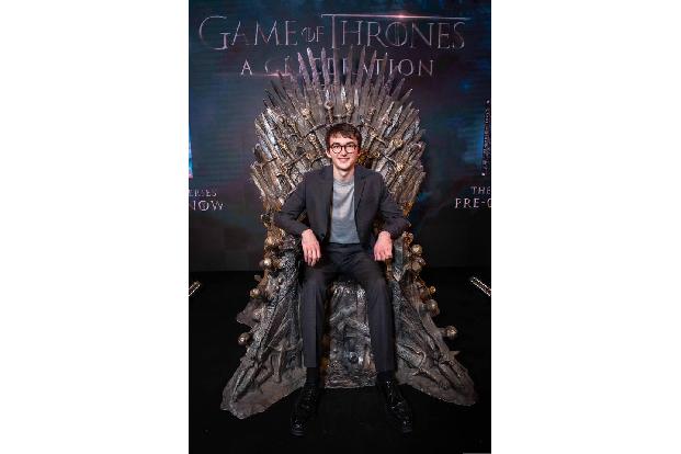 Auch über ein halbes Jahr nach dem Ende der größten Kultserie aller Zeiten sind Fans noch immer aufgebracht über das Ende vo...