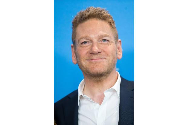 So inszenierte er als Regisseur unter anderem den Thriller 'Schatten der Vergangenheit', 'Frankenstein', 'Thor', 'Cinderella...
