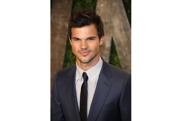 Taylor Lautner war erst 18 Jahre alt, als er mit den 'Twilight'-Filmen über Nacht berühmt wurde. Dennoch blieb er noch ein p...