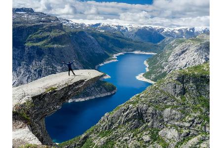 Wer im Land der Trolle unterwegs ist, sollte einen Abstecher auf die norwegische Felsenzunge Trolltunga machen. Umsonst gibt...