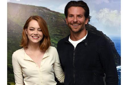 Diese beiden wohnten auf Hawaii zusammen: Emma Stone und Bradley Cooper lebten während der Dreharbeiten zu ihrem Film 