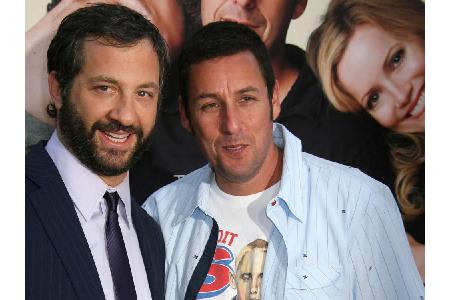 Sie sind beide bis heute auf Komödien spezialisiert: Adam Sandler und Judd Apatow. Vor 20 Jahren, als sie beide noch als Sta...