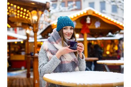 Zu viel Trubel, zu viele Menschen und zu hohe Preise? Der Besuch auf einem Weihnachtsmarkt ist oftmals eher anstrengend als ... Zu viel Trubel, zu viele Menschen und zu hohe Preise? Der Besuch auf einem Weihnachtsmarkt ist oftmals eher anstrengend als ...