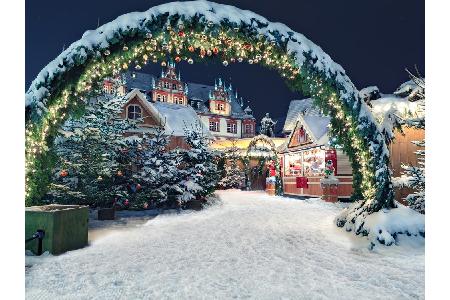 Einer der ursprünglichsten Weihnachtsmärkte befindet sich in der Coburger Altstadt. Das historische Rathaus, die alte herzog...