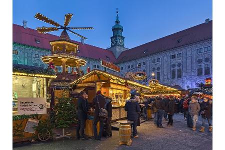 Der Münchner Christkindl-Markt auf dem Marienplatz ist zwar schön, aber sehr überlaufen. Ruhiger und vor allem gemütlicher g...