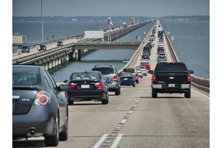Bis zum Horizont: Der Lake Pontchartrain Causeway bei New Orleans erstreckt sich über 38,4 Kilometer und ist damit die zweit...