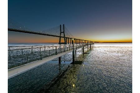 Die längste Brücke Europas ist die Ponte Vasco da Gama in Lissabon mit gut 17,2 Kilometern.