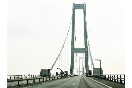 Mit ihrer Spannweite von 1.624 Metern ist die Storebaeltsbroen-Brücke eine der größten der Welt. Gesamtlänge: 6,8 Kilometer....