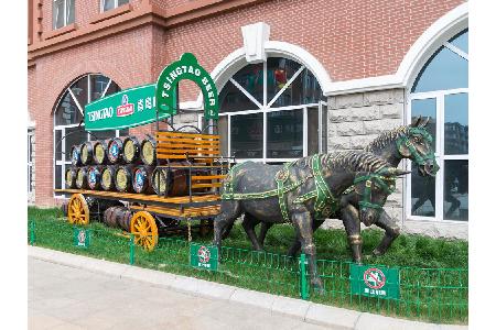 Die weltweit bekannte Brauerei Tsingtao wurde von deutschen Siedlern 1903 gegründet. Das gleichnamige Bier wird auch auf dem...