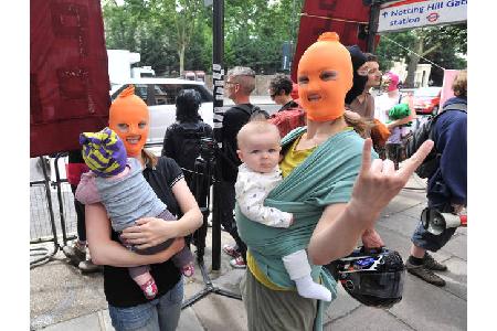 Die Strickmasken wurden ein internationales Symbol für Redefreiheit...