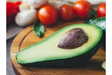 ...genau wie Avocados! Auch sie enthalten jede Menge sättigende Ballaststoffe. Außerdem fördern sie den Stoffwechsel durch d...