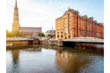 2.500 Brücken gibt es in Hamburg - absoluter Rekord. Das sind mehr als in Amsterdam (1.281) und Venedig (485) zusammen. Kein...