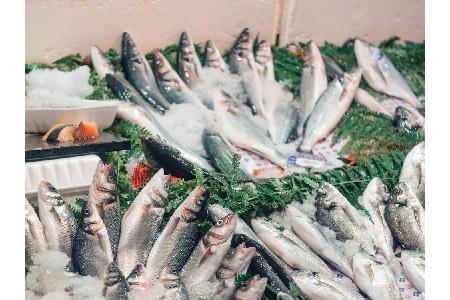 Fisch verkaufen oben ohne? Kein Problem, Mädels! Wer das gerne tun möchte, sollte nach Liverpool. Dort ist das aber auch nur...