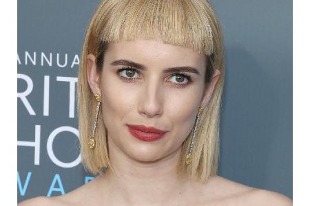 So wie Emma Roberts (27) haben sich in diesem Jahr viele Promis dazu entschieden, frischen Wind in ihr Styling zu bringen. M... So wie Emma Roberts (27) haben sich in diesem Jahr viele Promis dazu entschieden, frischen Wind in ihr Styling zu bringen. M...
